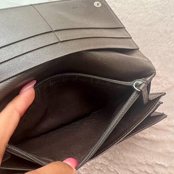Authentic RARE Prada Wallet - Picture 7 of 11